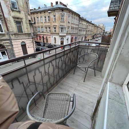 Kulisha 2Bedroom Apartment Near Opera House With Balcony Lviv Dış mekan fotoğraf