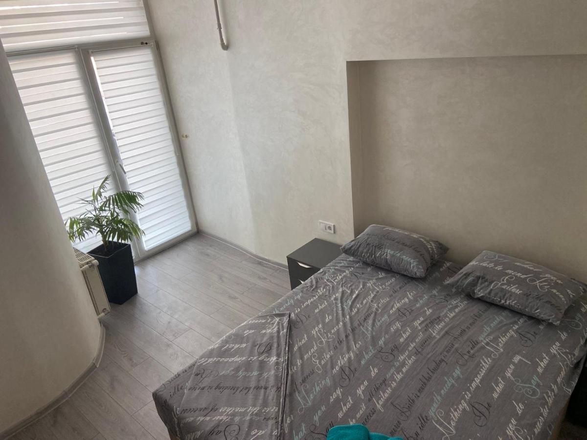 Kulisha 2Bedroom Apartment Near Opera House With Balcony Lviv Dış mekan fotoğraf